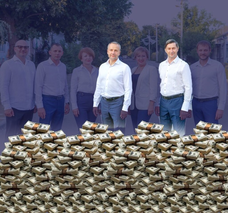 Коррупция процветает: директор херсонского театра продолжает «отмывать» бюджетные деньги