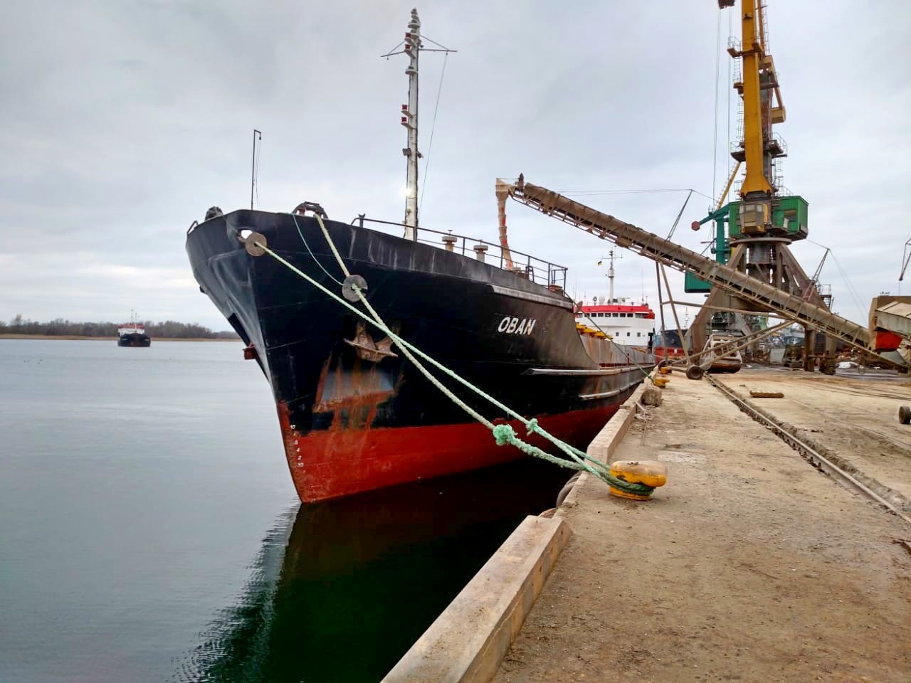 Новый собственник Херсонского морского порта не пускает агентов на причал