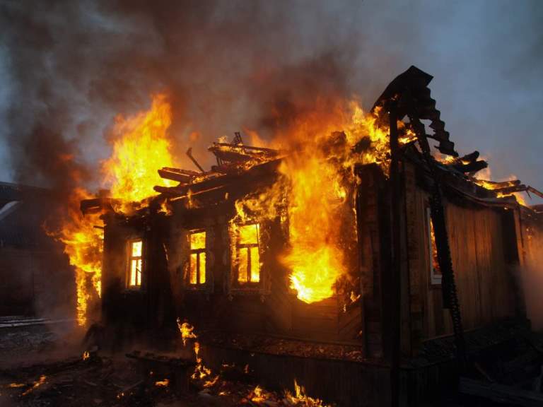 У Херсоні невідомі спалили будинок секретарки міськради