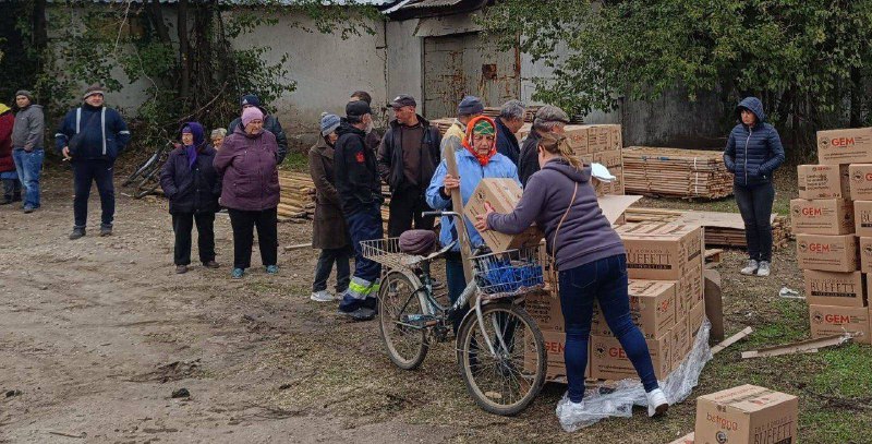 Благодійники передали продуктові набори жителям Херсонщини