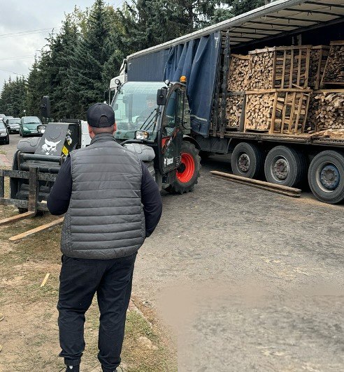 Населення області продовжують  забезпечувати твердим паливом