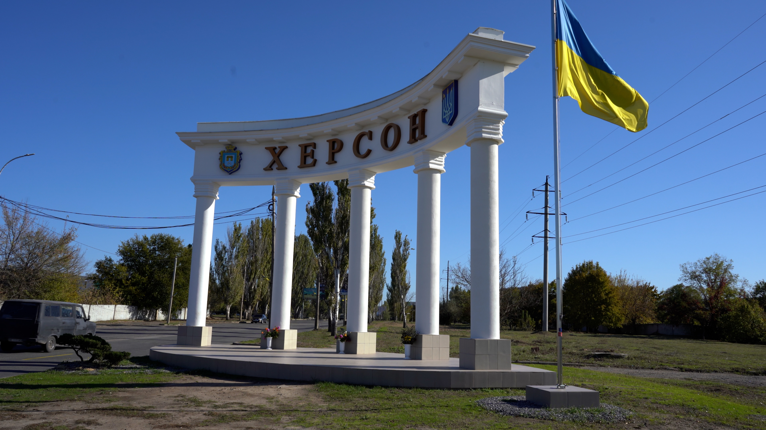 Найбільш гострими для жителів Херсона залишаються проблеми працевлаштування і гуманітарної допомоги