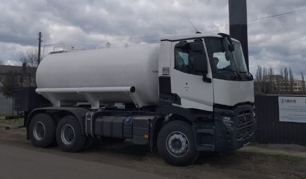 Автомобіль для перевезення питної води отримала Борозенська громада