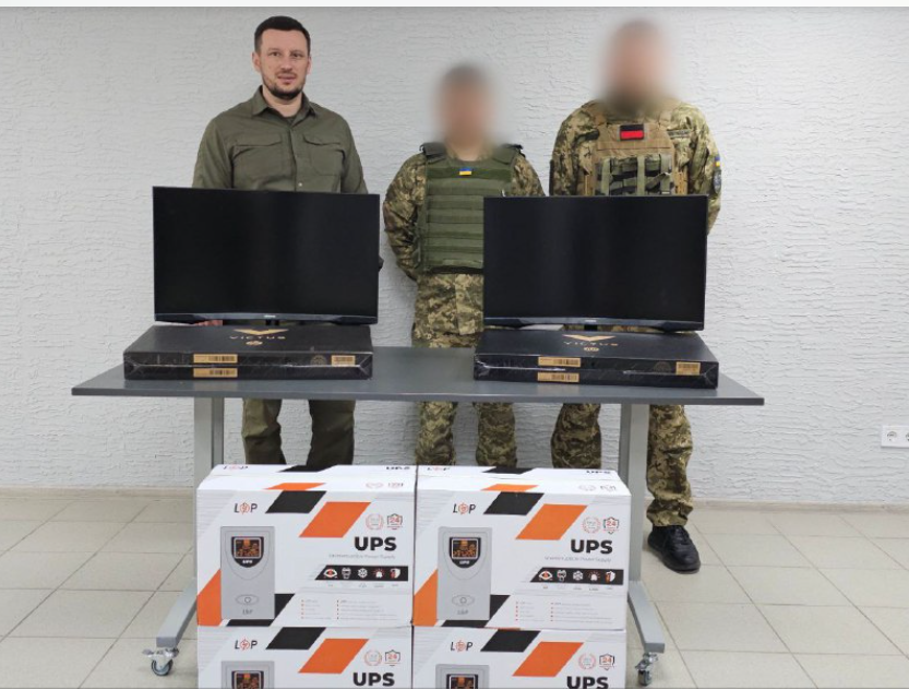 Сучасні засоби обробки і відображення інформації отримали військові, що захищають Херсон