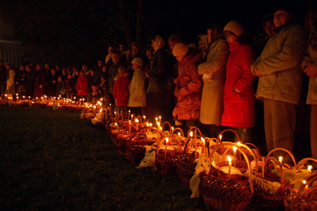 Під час Великодніх свят і поминальних днів діятимуть обмеження