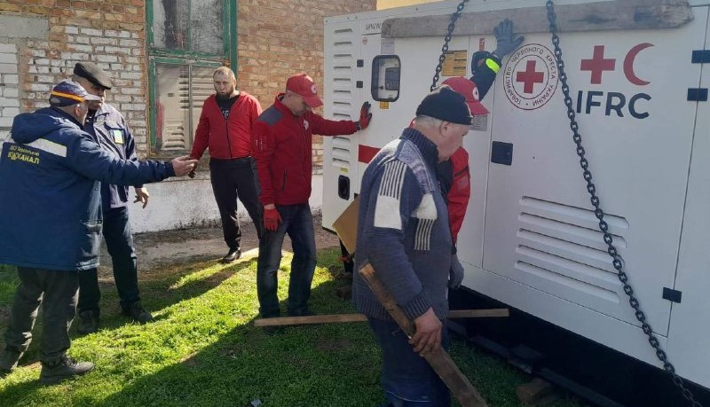 Херсону передали потужні генератори