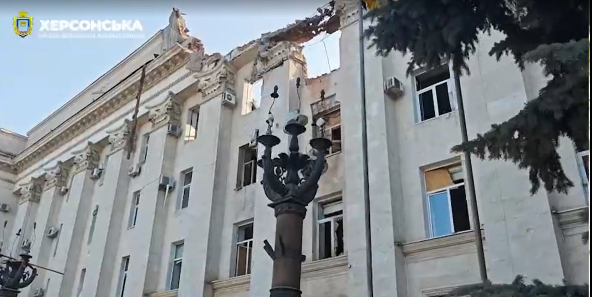 Херсон атакували з авіації – пошкоджено будівлю ХОДА і освітні заклади