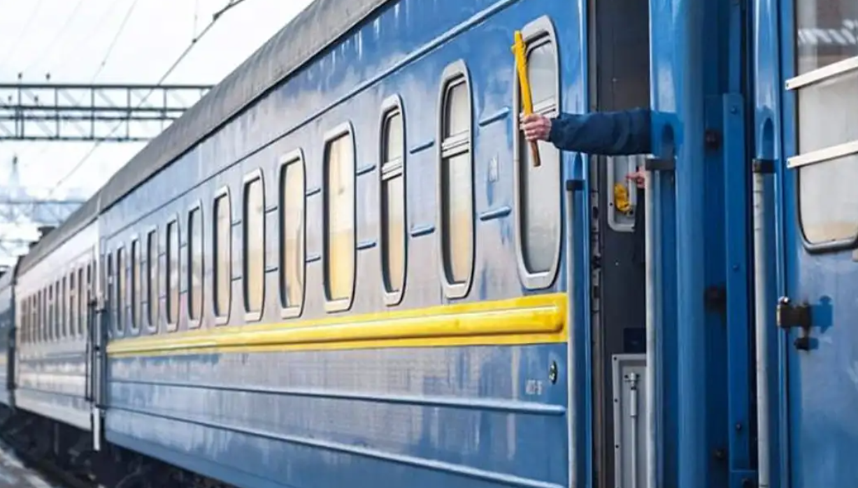 Потяг Херсон – Миколаїв відтепер буде  зупинятися на станції Чеховичі