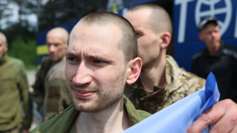 Сьогодні з полону звільнили групу важкохворих і важкопоранених військовослужбовців, в тому числі і з Херсонщини
