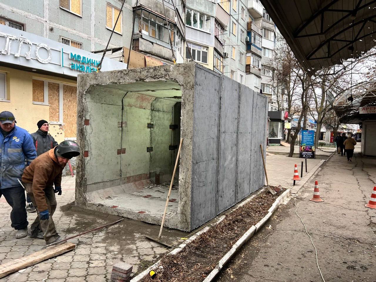Укриття в Херсоні: піар на тлі корупції