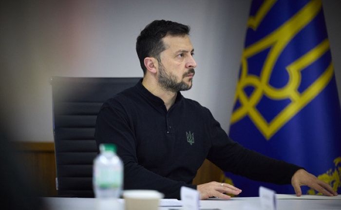 Президент Володимир Зеленський пообіцяв посилити протиповітряний захист Херсона