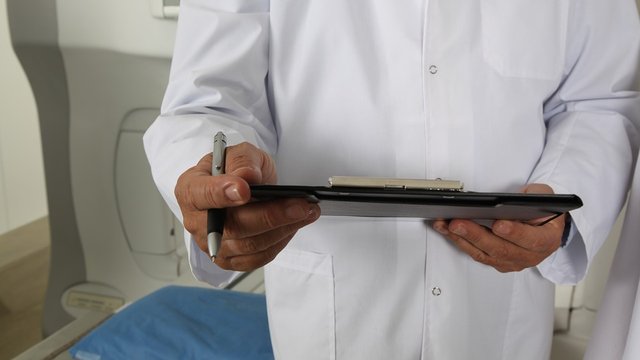 Медичним працівникам прифронтових регіонів надаватимуть службове житло