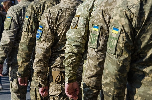 Захисники Херсонщини, звільнені з російського полону, отримають грошову допомогу