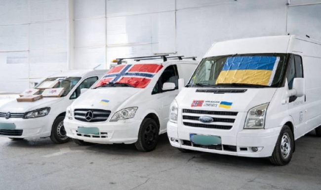 Партнери з Норвегії передали Херсону автомобілі